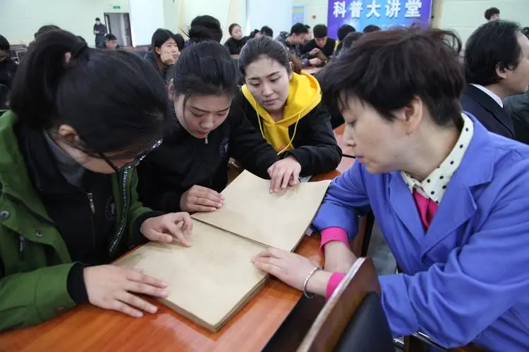 长春市图书馆举办助盲志愿者培训