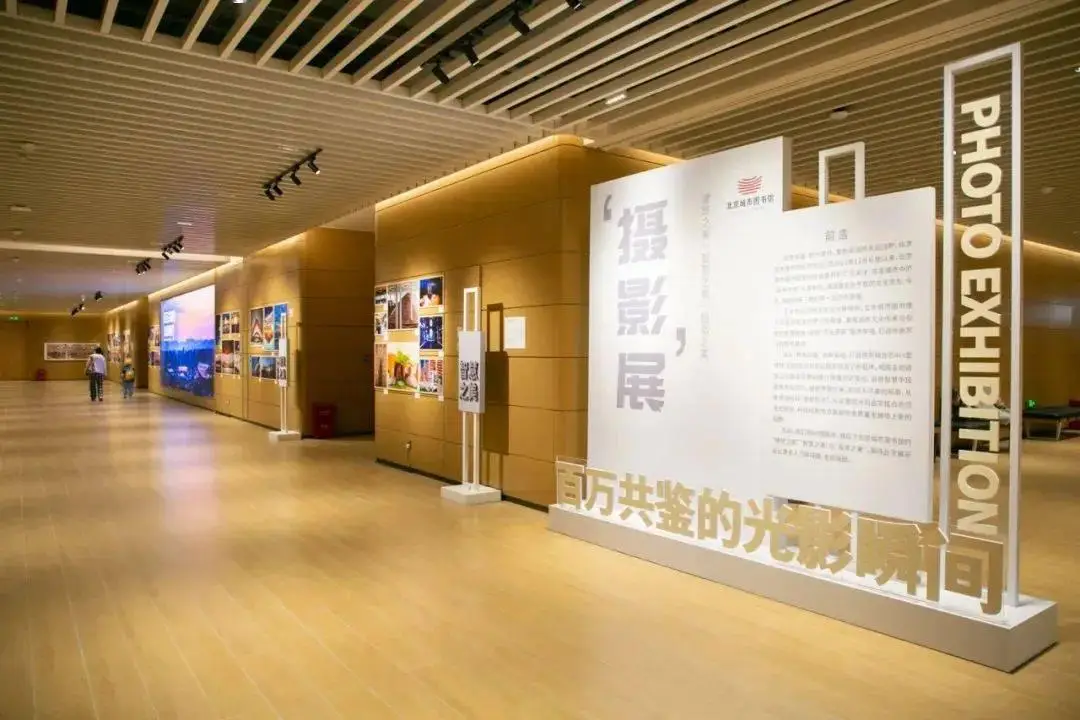 城市图书馆第一百万位读者来了