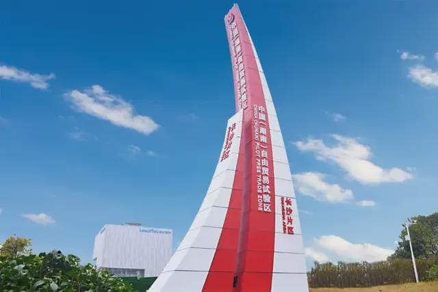 基础“硬实力”提升 书香“软服务”涌出