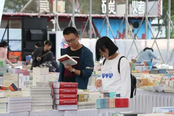 福建新华小型惠民书展受欢迎